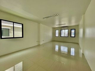For rent 4 bed retail Space in Khlong Sam Wa, Bangkok