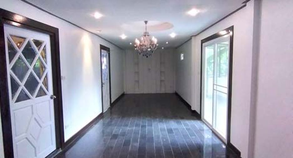 For sale 3 ベッドルーム house in Chom Thong, Bangkok