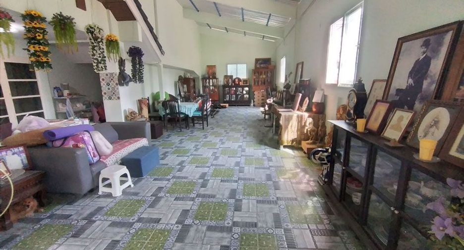 For sale 5 bedrooms house in Thawi Watthana, Bangkok