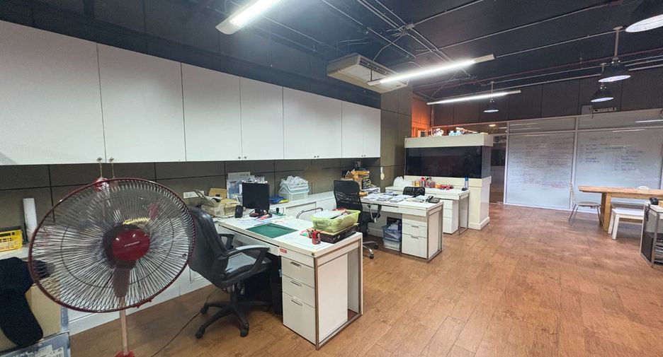 À vendre bureau à Khlong Toei, Bangkok