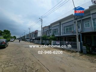For sale 3 bed townhouse in Lam Luk Ka, Pathum Thani