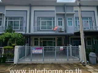 For sale 3 bed townhouse in Lam Luk Ka, Pathum Thani