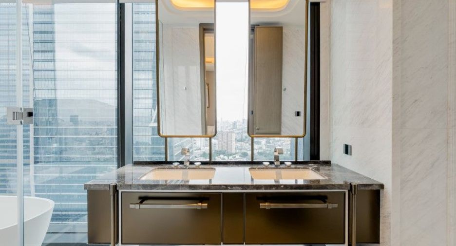 For sale 2 bedrooms condo in Sathon, Bangkok