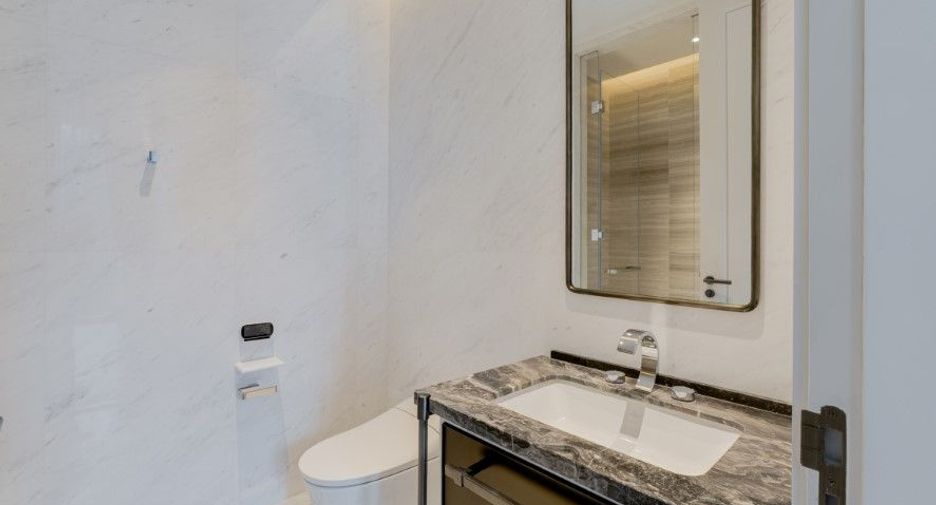 For sale 2 bedrooms condo in Sathon, Bangkok
