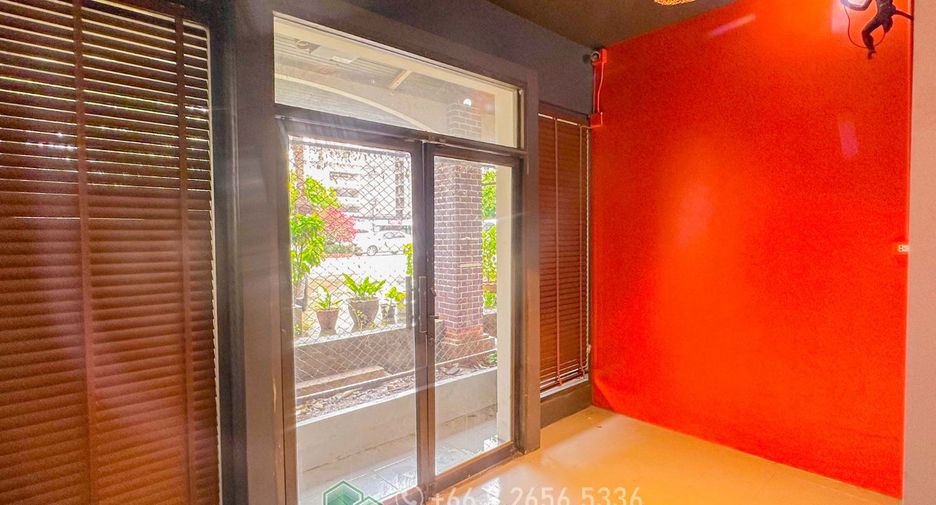 For sale 3 bedrooms retail Space in Bang Lamung, Chonburi