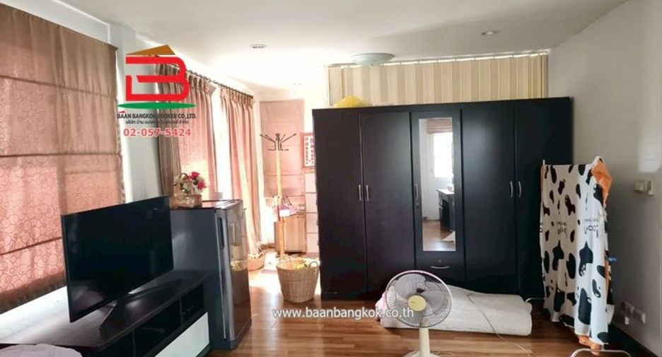 For sale 3 bedrooms house in Khlong Sam Wa, Bangkok