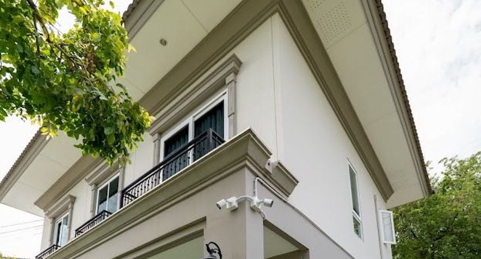 For sale 4 bedrooms house in Khlong Luang, Pathum Thani