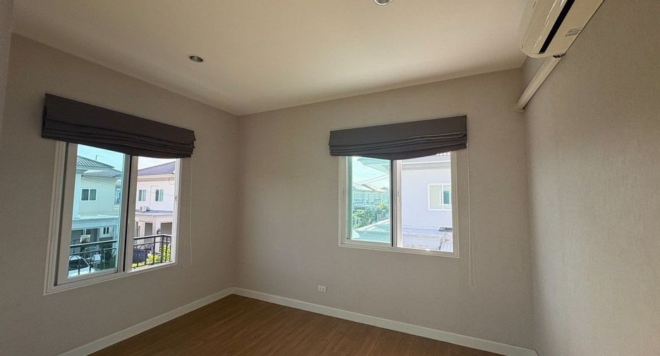 For sale 4 bedrooms house in Khlong Luang, Pathum Thani