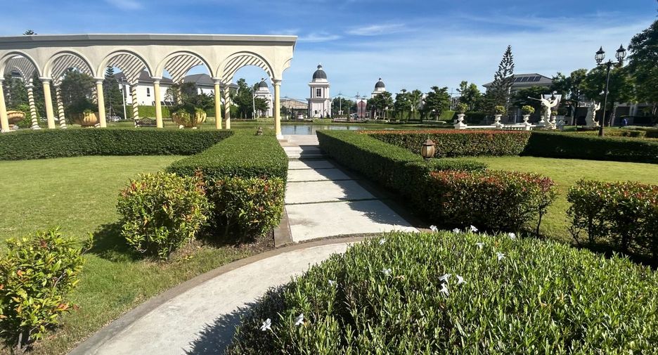 For sale 4 bedrooms house in Khlong Luang, Pathum Thani