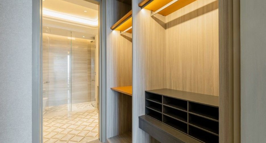 For sale 2 bedrooms condo in Sathon, Bangkok