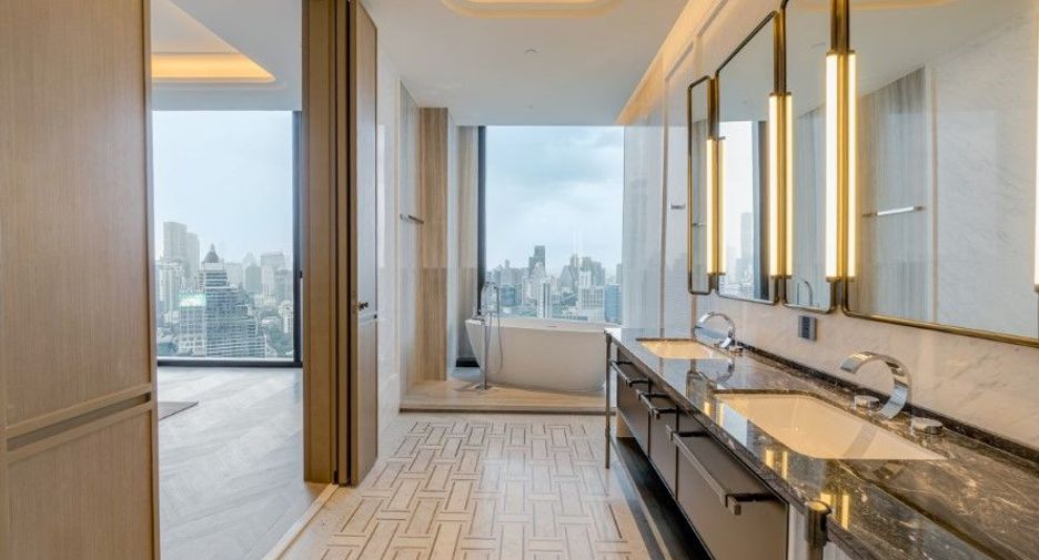 For sale 3 bedrooms condo in Sathon, Bangkok