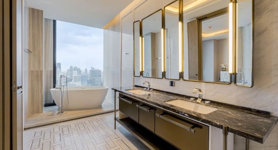 For sale 3 bedrooms condo in Sathon, Bangkok
