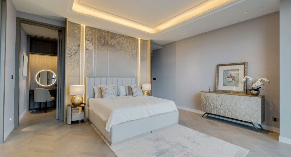 For sale 3 bedrooms condo in Sathon, Bangkok