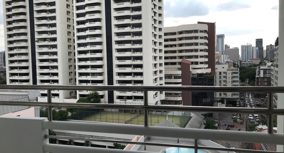For rent 3 bedrooms condo in Watthana, Bangkok