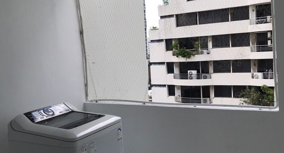 For rent 3 bedrooms condo in Watthana, Bangkok