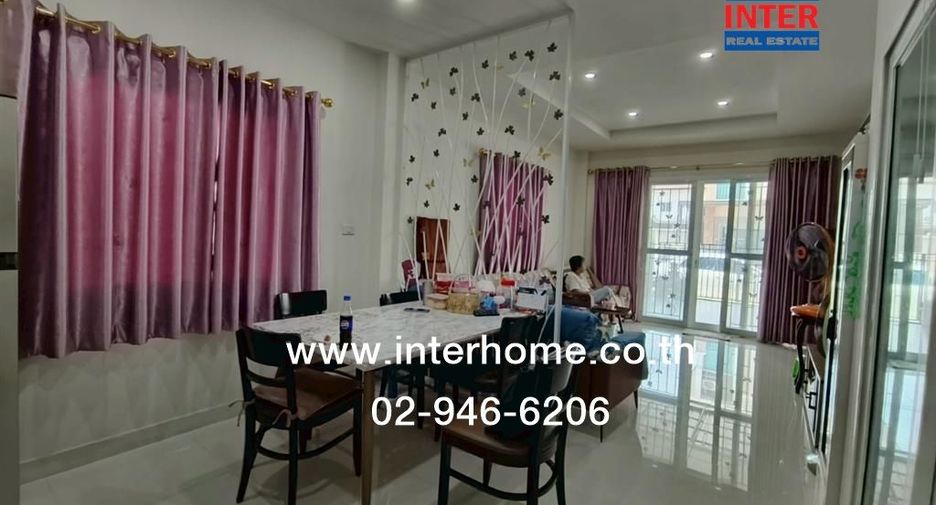 For sale 4 bedrooms townhouse in Khlong Sam Wa, Bangkok