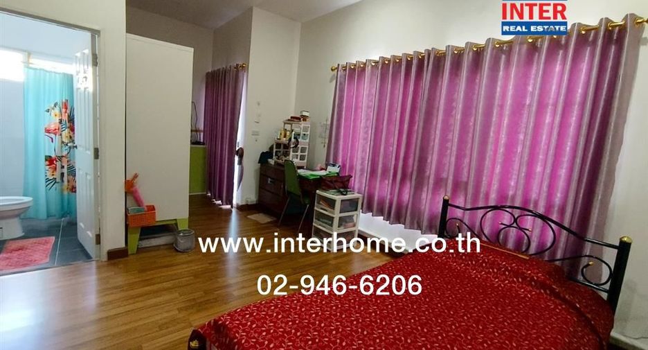 For sale 4 bedrooms townhouse in Khlong Sam Wa, Bangkok