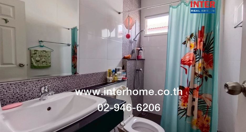 For sale 4 bedrooms townhouse in Khlong Sam Wa, Bangkok