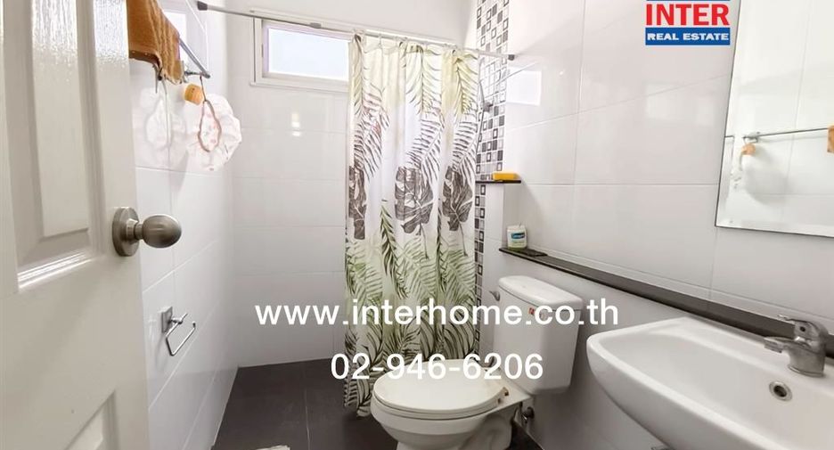 For sale 4 bedrooms townhouse in Khlong Sam Wa, Bangkok