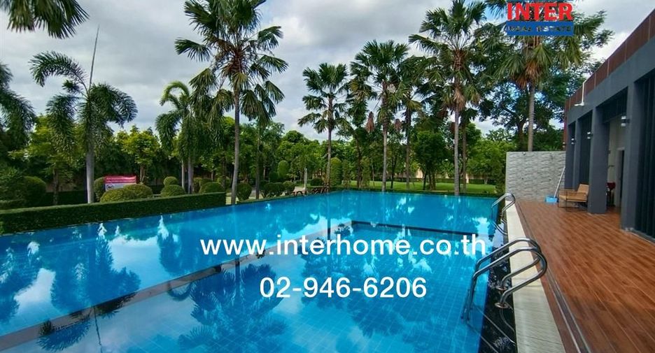 For sale 4 bedrooms townhouse in Khlong Sam Wa, Bangkok