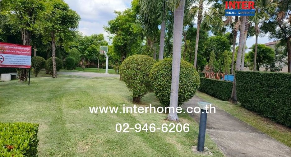 For sale 4 bedrooms townhouse in Khlong Sam Wa, Bangkok