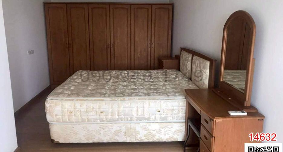 Аренда 3 спальни кондо в Пращет, Бангкок