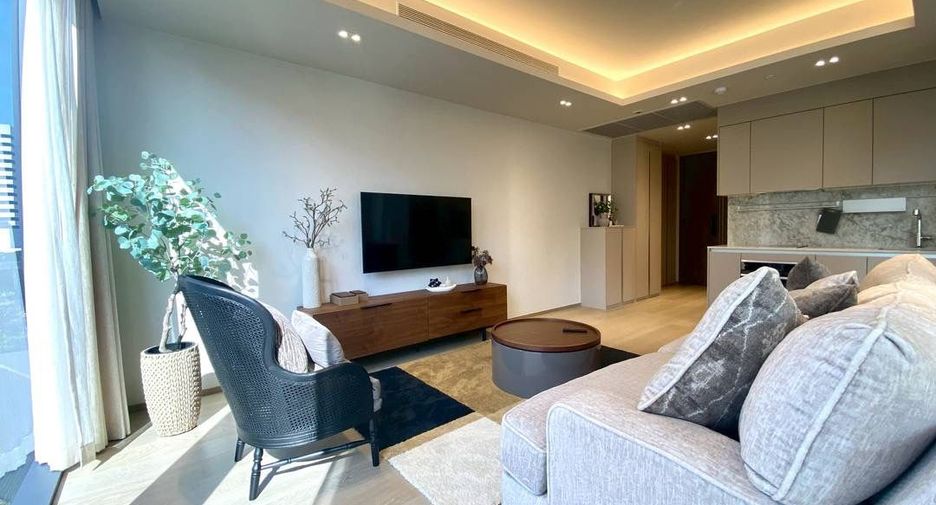 For rent and for sale 1 bed condo in Pathum Wan, Bangkok