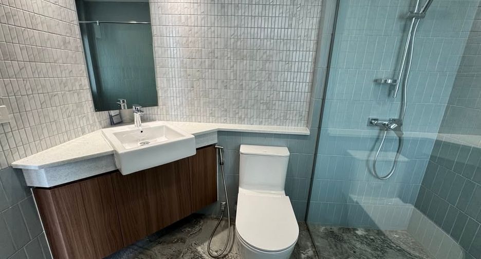 Haus zur Miete mit 4 Zimmer in Watthana, Bangkok