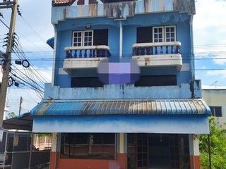 For sale 1 bed retail Space in Tha Tako, Nakhon Sawan