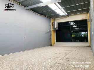 For sale 3 bed townhouse in Wiset Chai Chan, Ang Thong