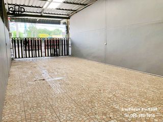 For sale 3 bed townhouse in Wiset Chai Chan, Ang Thong