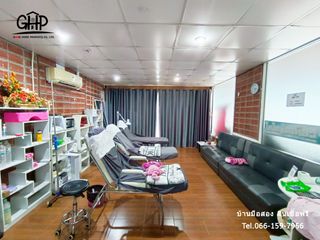 For sale 2 bed townhouse in Mueang Suphanburi, Suphan Buri
