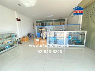 For sale 3 bed retail Space in Lam Luk Ka, Pathum Thani