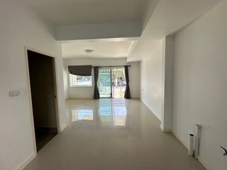 For rent and for sale 2 bedrooms townhouse in Phra Samut Chedi, Samut Prakan