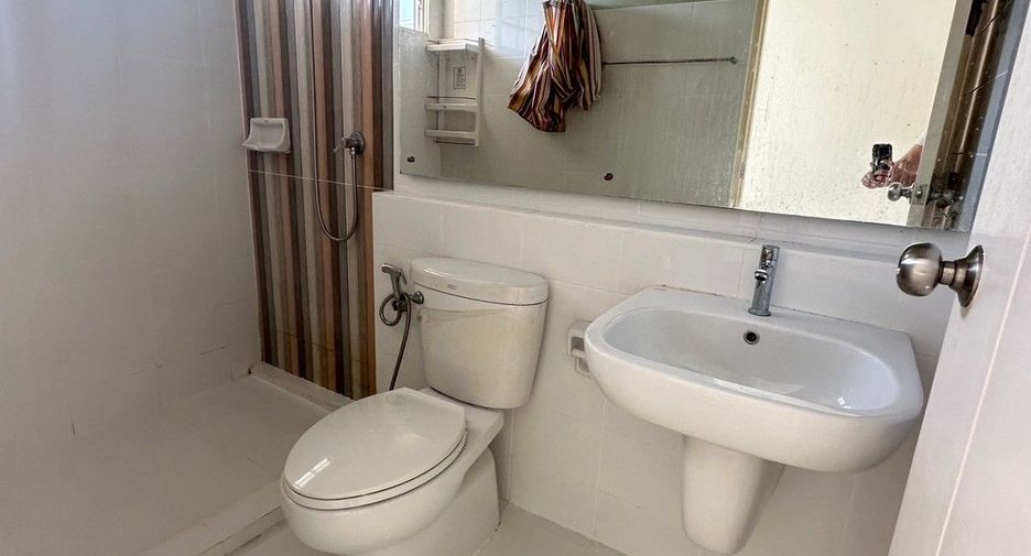 For rent and for sale 2 bedrooms townhouse in Phra Samut Chedi, Samut Prakan