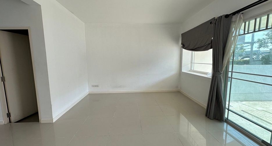 For rent and for sale 2 bedrooms townhouse in Phra Samut Chedi, Samut Prakan