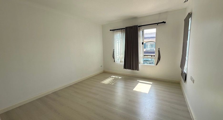 For rent and for sale 2 bedrooms townhouse in Phra Samut Chedi, Samut Prakan