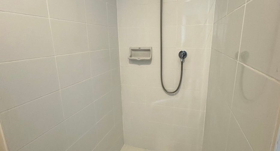 For rent and for sale 2 bedrooms townhouse in Phra Samut Chedi, Samut Prakan