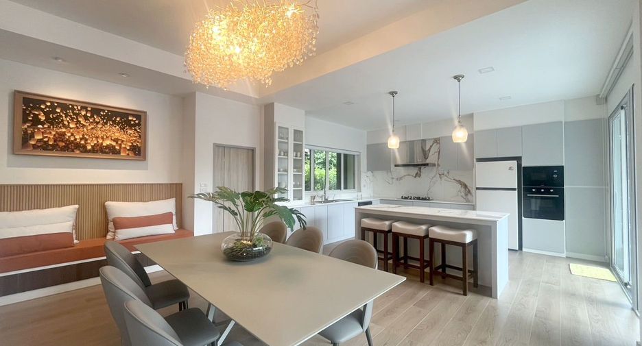 For sale 5 ベッドルーム house in Mueang Chiang Mai, Chiang Mai