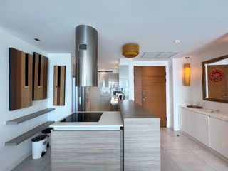 For rent 3 Beds condo in Phaya Thai, Bangkok