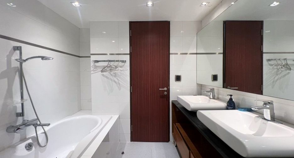 Condo en alquiler de 3 habitaciones en Phaya Thai, Bangkok