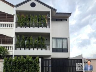 For sale 4 bed villa in Watthana, Bangkok