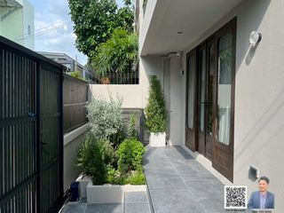 For sale 4 bed villa in Watthana, Bangkok