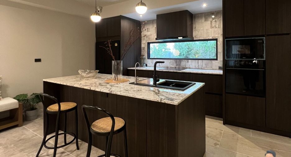 Villa zum Kauf mit 4 Zimmer in Watthana, Bangkok