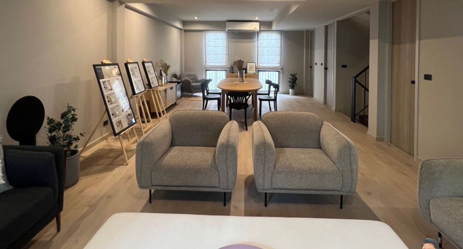 Villa zum Kauf mit 4 Zimmer in Watthana, Bangkok