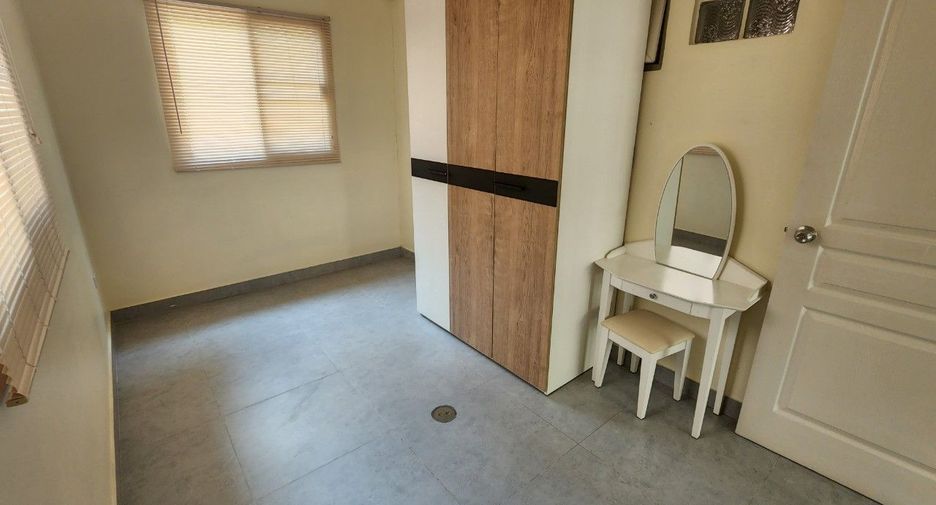 Casa en alquiler y en venta de 3 habitaciones en Sam Phran, Nakhon Pathom