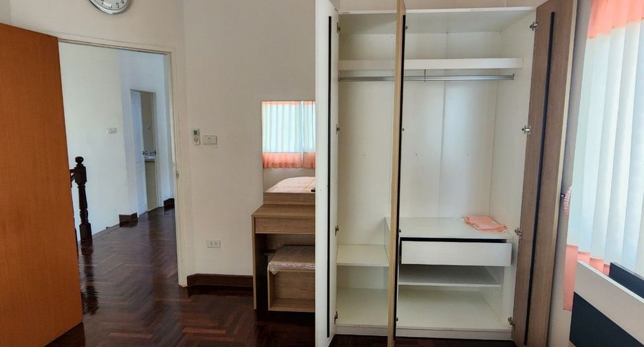 Casa en alquiler y en venta de 3 habitaciones en Sam Phran, Nakhon Pathom