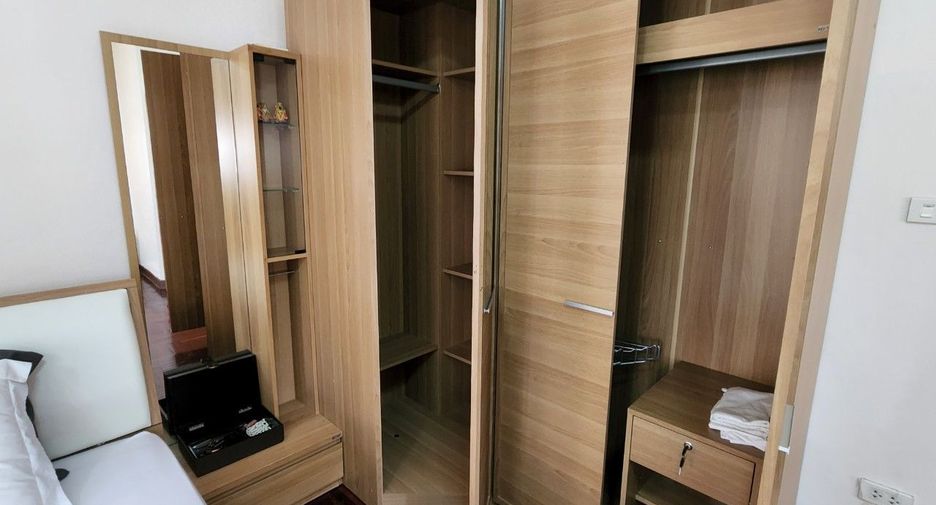 Casa en alquiler y en venta de 3 habitaciones en Sam Phran, Nakhon Pathom
