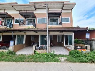For sale 1 Beds townhouse in Phrom Khiri, Nakhon Si Thammarat