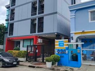 For sale 13 bed serviced apartment in Lat Krabang, Bangkok